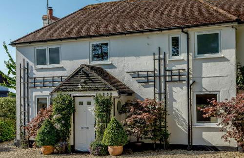 Yew Tree House - Photo 2