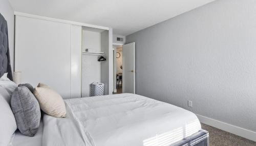 Comfortable stay near Kansas City attractions - Foto 2