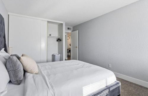 Comfortable stay near Kansas City attractions - Foto 2