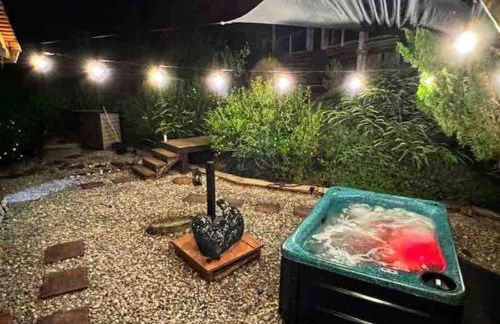 Tiny House, WIFI,Hot tub,Secluded - Foto 6