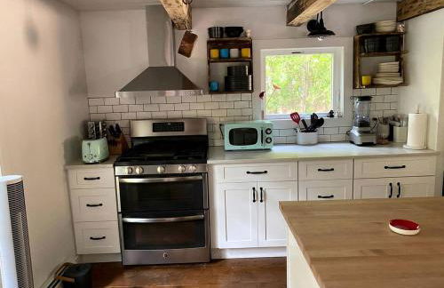 Modern Cottage Perfect for Glamping in New York State - Foto 15