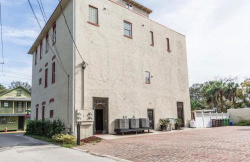 The Ray - 2nd Floor Historic Condo- Minutes Walk to Downtown - Foto 33