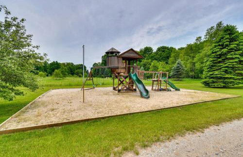 The Country House - Kalkaska Retreat with Fire Pit - Foto 3