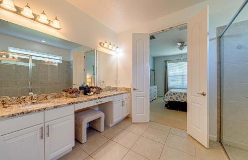 #350-Stunning Villa with Modern Decor, West Facing Pool Overlooking Private Conservation Land - Foto 24