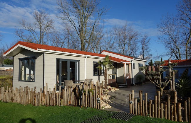 Chalet in Goedereede Near North Sea Beach - Photo 28