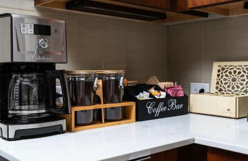 Lux Townhome With Parking and Rooftop Putting Green - Foto 19