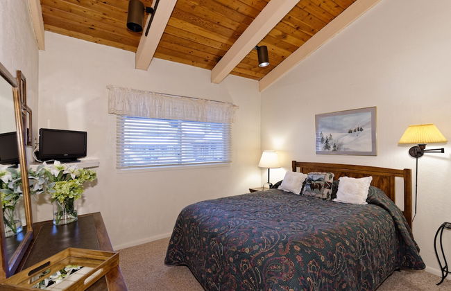 The Crestwood Condominiums - Foto 9