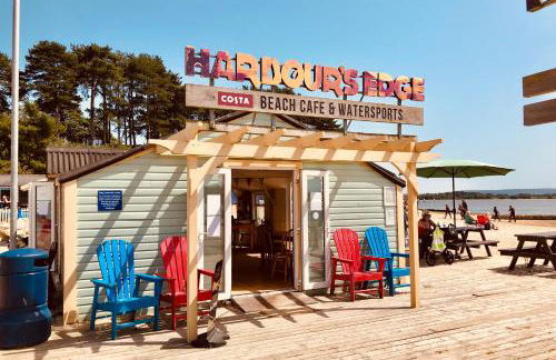 Family Seaside Retreat Private Stay at 5-Star Rockley Holiday Park Poole - Photo 42