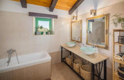 3 Bedroom Lovely Home In Sorici - Photo 7