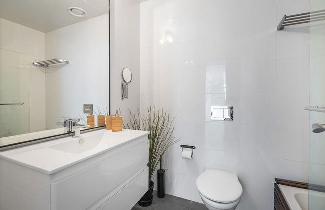 Front of Beach next to RoyalBeach Hotel - Foto 18