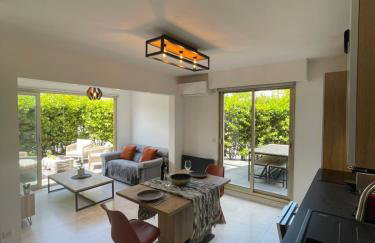 Magnifique 2 pièces design, moderne, calme, proche plage, résidence avec piscine, tennis, wifi et place de parking privée - Photo 8