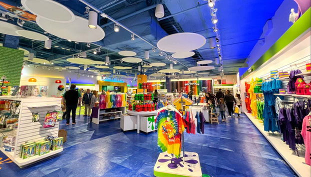 Visitando la tienda de Crayola Experience