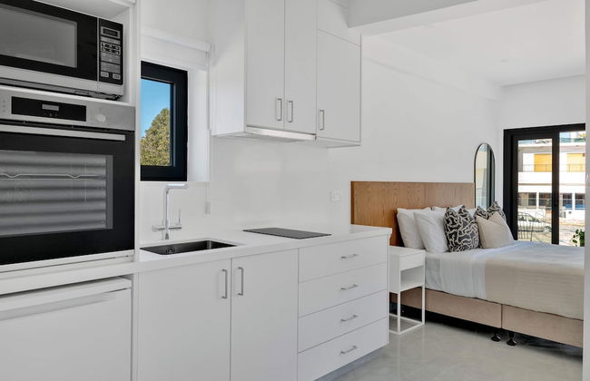 Phaedrus Living: Alkminis Seaside Suites Playa - Foto 1