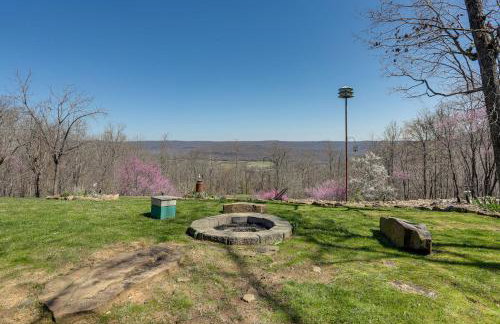 Bullfrog Bluff Mountain View Cabin with Deck! - Foto 35