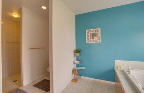 Oceanfront Keaau Gem Ocean and Sunrise Views, Pool - Foto 14