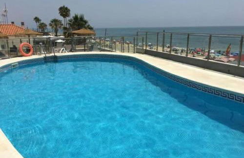 Islantilla primera linea de playa, piscina, parking - Foto 11