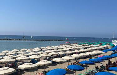 La Rosa dei Venti a 150 mt dall'Ospedale Pediatrico, a 200 mt dal mare ad a 30 minuti dalla Stazione San Pietro - Photo 34