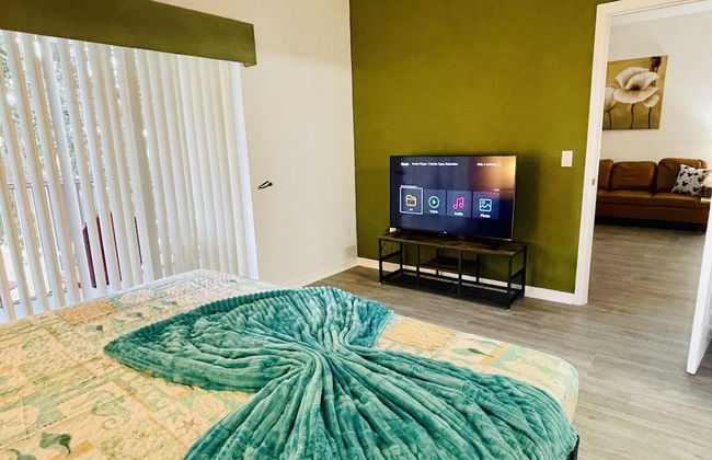 Huge Screened Patio That Overlooks Lake Buck, Near Famous Attractions!! - Foto 8