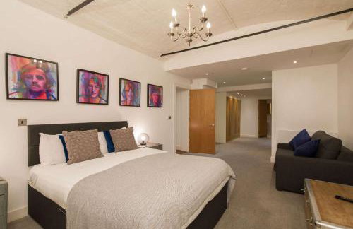 Liverpool Gem, Spacious 2BR Apt, Sleeps 8 - Photo 3