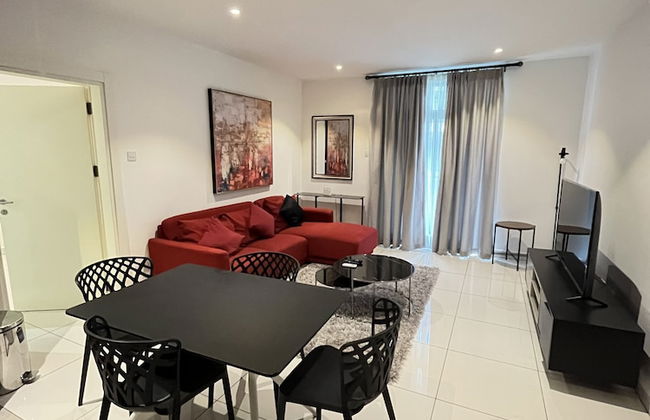 Embassy Gardens Apartment - Photo 42