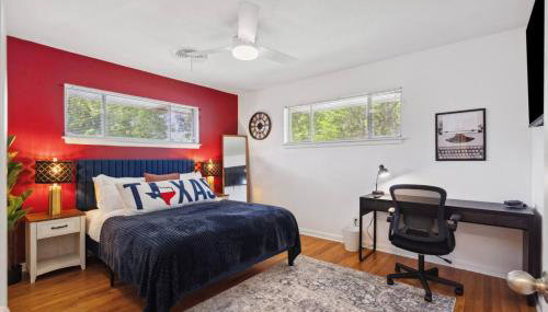 Fashionable TCU Walkable 2BD - Photo 2