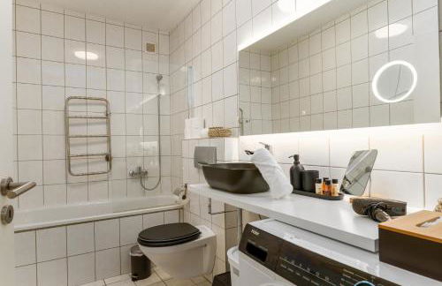 Elbling Appartement for 4 People - Billiards - 2 Bedrooms - 2 Bathrooms - Balcony with Mosel View - Parking - Wine Barrel Bar - Fully Equipped Kitchen - Netflix - WaipuTV - 3 km from Cochem - Foto 11