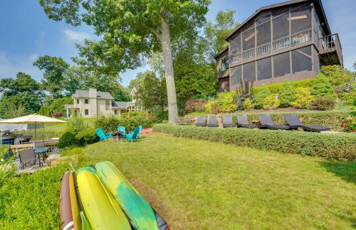 Lakefront Queensbury Home Kayaks and Boat Dock - Foto 34