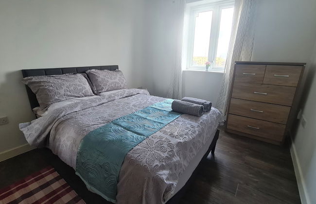 Barking 2 Bed Apt With Parking & Good Travel Links - Foto 4