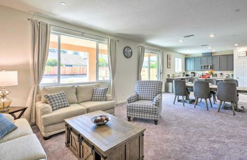 Sacramento Retreat with Yard about 13 Mi to Dtwn! - Photo 5