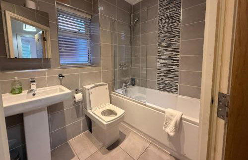 Cosy City Centre Apartment With Parking - Foto 9