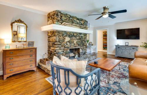 Hendersonville Haven with Fire Pit, Grill, Deck! - Foto 5