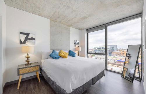 Sophisticated 3BR Suite - New Modern and Luxurious - Photo 13