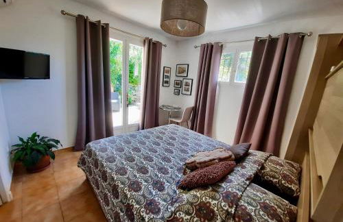 Les Restanques de Toucas - Studio dans villa avec jardin et piscine partagée - Foto 9