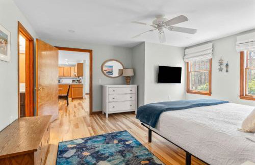 Lovely House 5 Min to Beach with Deck Grill and Garage - Foto 31