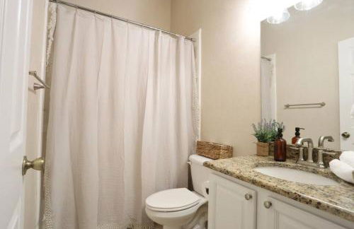 Stylish Sanctuary King Beds Upscale Condo - Foto 26