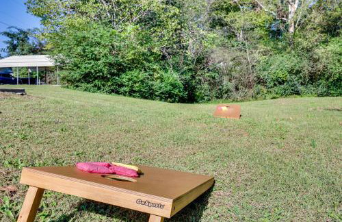 On-Site Creek and Spacious Yard Family Gem in Royal - Foto 28