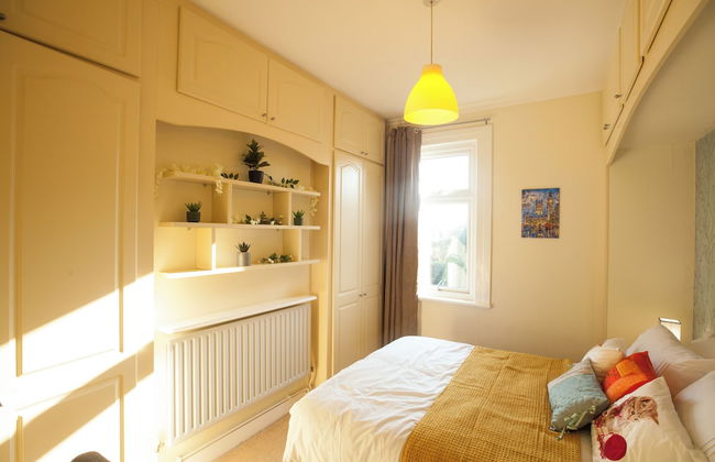 Comfy Kingston Central Garden House & Free Parking - Foto 16