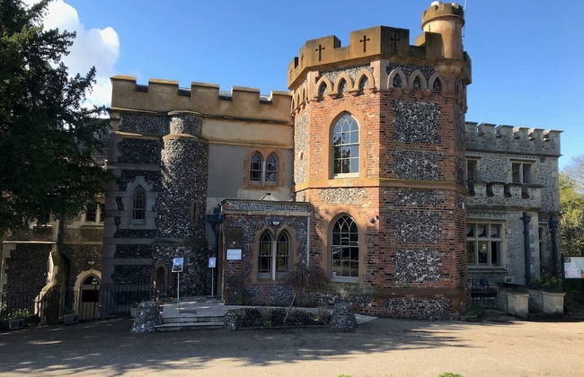 One Bedroom Flat, Sleeps 4, Balcony & Free Parking - Foto 31