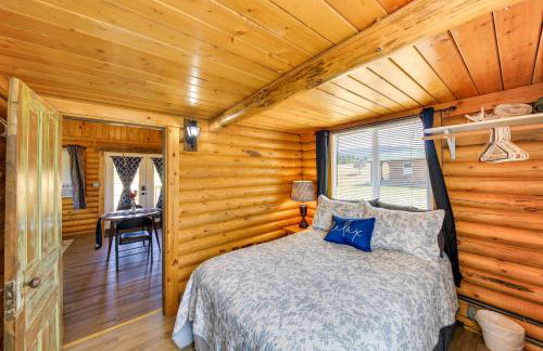 Cozy Farm Cabin - 9 Mi to Trout Creek! - Foto 12