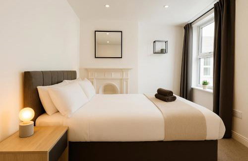 8 Person, 4 Bedroom Light, Warm & Modern Apartment - Foto 3