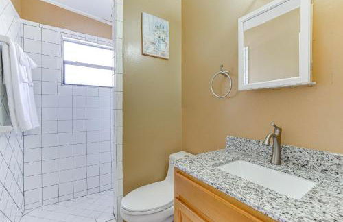 Near Beaches Pet-Friendly Sunrise Escape with Patio - Foto 19