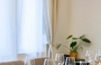 Charaktervolle 122qm Altbau-Ferienwohnung mit Stuck, viel Platz für Familien & Gruppen bis zu 8 Personen, Parkplatz inklusive - Photo 42