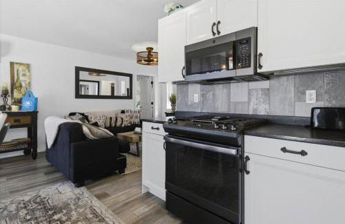 Lakefront w/ Private Dock, 2 Slips, Swim Mat, Firepit, & Covered Patio 44mm - Foto 21