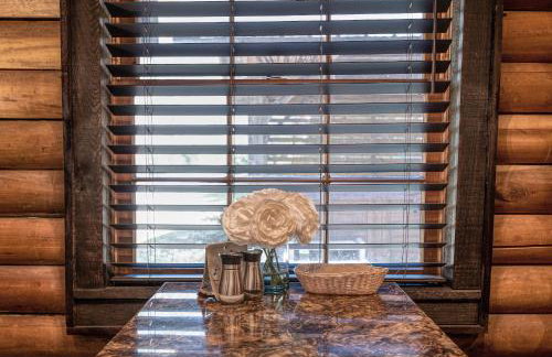 Cozy Lakefront Cabin on Lake Nantahala with Dock - Foto 10