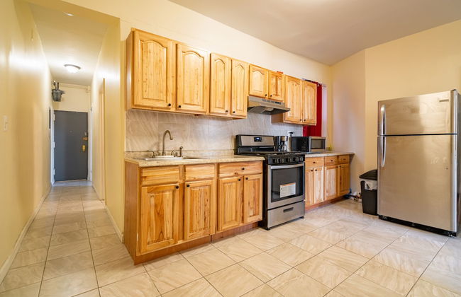 Furnished Empire Blvd Guest House - Photo 2