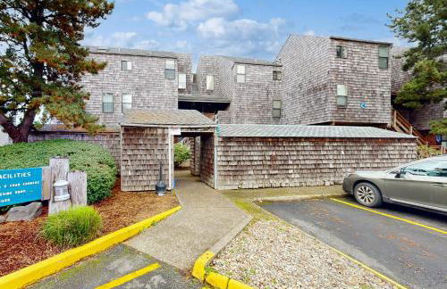 Beautiful Briny Retreat - Photo 28