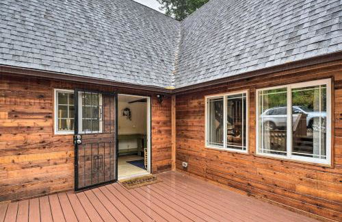 Creekside Cabin Retreat with Private Hot Tub - Foto 11