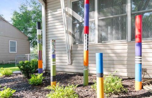 Enchanting 3BR Cottage Close to Downtown - Foto 35