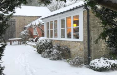 Norburton Hall Cottages - Photo 1