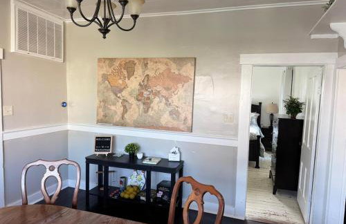 Downtown Whitestown with King Suite and Pool - Foto 4